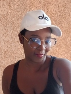 Profil de Paulette, une femme célibataire de 35 ans à Abomey-Calavi