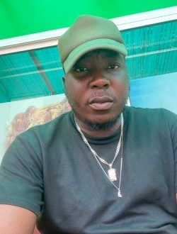 Profil de Yvan Lender, un homme célibataire de 33 ans à Yaoundé