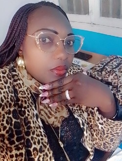 Profil de Nicky, une femme célibataire de 50 ans à Bafou