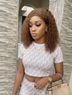 Profil de Maria, une femme célibataire de 24 ans à Kinshasa