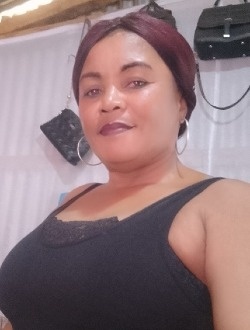 Profil de Rasoa, une femme célibataire de 55 ans à Antsiranana