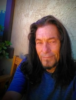 Profil de Paul, un homme célibataire de 64 ans à Victorville