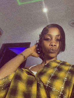 Profil de Miki, une femme célibataire de 21 ans à Abuja