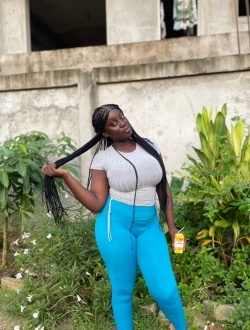 Profil de Yoweul, une femme célibataire de 23 ans à Abi