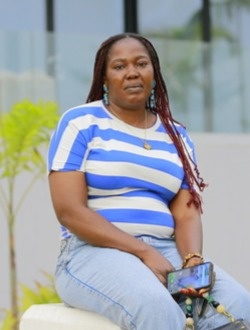Profil de Nadine, une femme célibataire de 45 ans à Nzeng Ayong