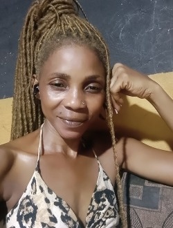 Profil de Blondelle, une femme célibataire de 48 ans à Yaoundé