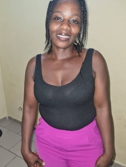 Profil de Cecile, une femme célibataire de 38 ans à Vridi