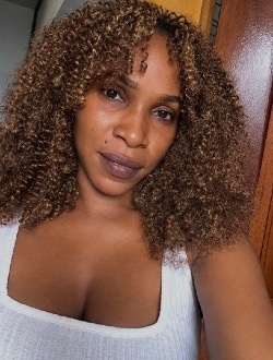 Profil de Raissa, une femme célibataire de 39 ans à Abidjan