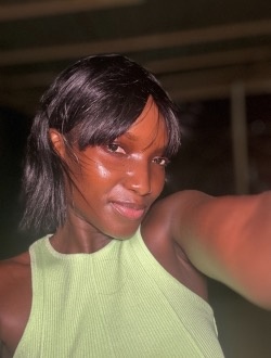 Profil de Ria, une femme célibataire de 28 ans à Kanilai