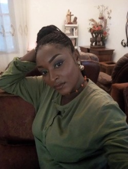 Profil de Corine, une femme célibataire de 35 ans à Douala