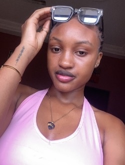 Profil de Esther, une femme célibataire de 19 ans à Agencourt