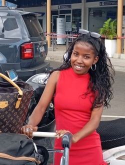 Profil de Cynthia, une femme célibataire de 27 ans à Antsiranana