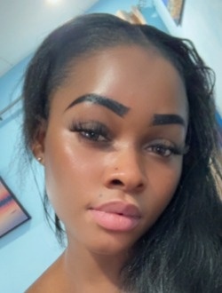 Profil de Nina, une femme célibataire de 26 ans à Abidjan