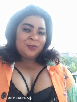 Profil de Rosine, une femme célibataire de 34 ans à Yaoundé