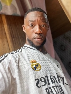 Profil de Christophe, un homme célibataire de 27 ans à Yaoundé