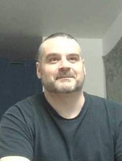 Profil de Françis, un homme célibataire de 46 ans à Montréal
