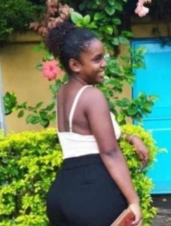 Profil de Anita, une femme célibataire de 23 ans à Alarobia-Antanamalaza