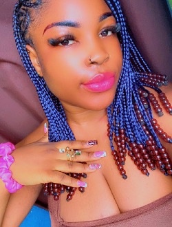 Profil de Cyrielle, une femme célibataire de 26 ans à Akwaya-Oliti