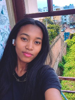 Profil de Lovatiana, une femme célibataire de 24 ans à Antananarivo