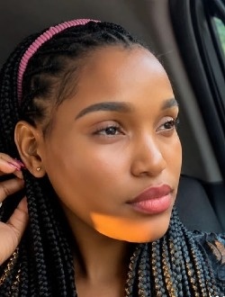 Profil de Alison, une femme célibataire de 24 ans à Kinshasa