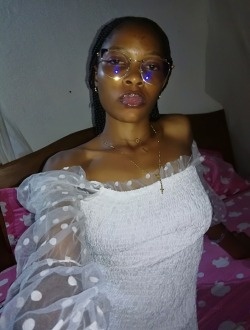 Profil de Jeannine, une femme célibataire de 27 ans à Akam-Messi