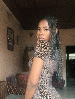 Profil de Stéphanie, une femme célibataire de 21 ans à Yaoundé