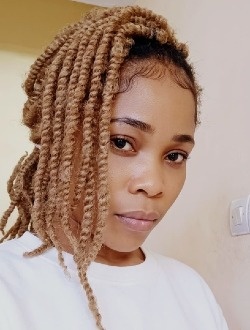 Profil de Laure, une femme célibataire de 28 ans à Lomé