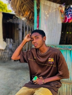 Profil de Luciano, un homme célibataire de 18 ans à Sambava