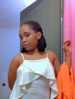 Profil de Esther, une femme célibataire de 23 ans à Douala
