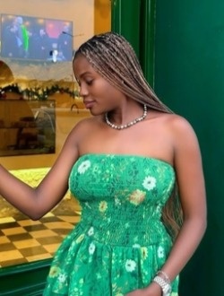 Profil de Queen, une femme célibataire de 27 ans à Lagos