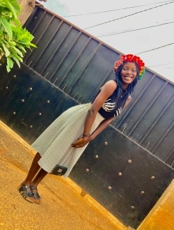 Profil de Melvine, une femme célibataire de 21 ans à Yaoundé