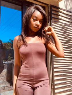Profil de Samira, une femme célibataire de 20 ans à 67 Ha