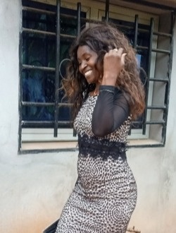 Profil de Serance, une femme célibataire de 46 ans à Yaoundé