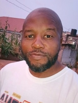Profil de Eugene Boss, un homme célibataire de 40 ans à Yaoundé