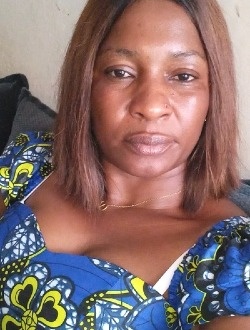 Profil de Hernestine Irène, une femme célibataire de 44 ans à Douala