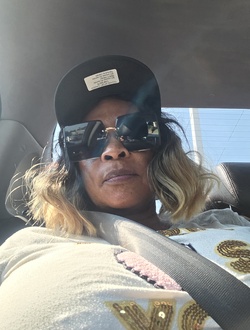 Profil de Karine, une femme célibataire de 53 ans à Montréal-Ouest