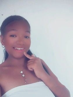 Profil de Layanne, une femme célibataire de 21 ans à 67 Ha