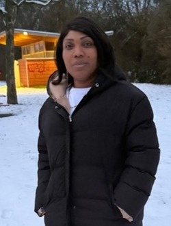 Profil de Ode, une femme célibataire de 44 ans à Absdorf