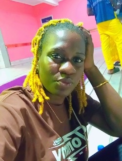 Profil de Véronique, une femme célibataire de 33 ans à Douala