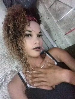 Profil de Engelah Fotsy, une femme célibataire de 31 ans à Alovingo