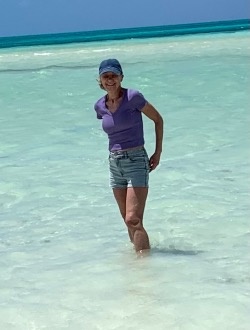 Profil de Hélène, une femme célibataire de 65 ans à Le Vieux-Longueuil