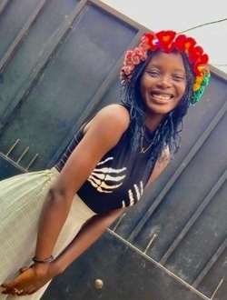 Profil de Melvine, une femme célibataire de 21 ans à Yaoundé