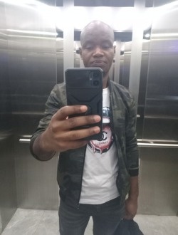 Profil de Serge, un homme célibataire de 39 ans à Abi