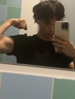 Profil de Elias, un homme célibataire de 20 ans à Châteauroux