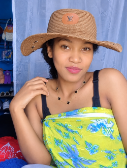 Profil de Lovatiana, une femme célibataire de 24 ans à Antananarivo