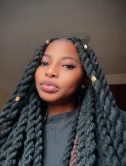 Profil de Françoise, une femme célibataire de 25 ans à Libreville