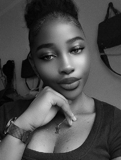 Profil de Harcia, une femme célibataire de 22 ans à Brazzaville