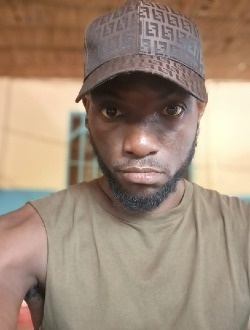 Profil de Laurent-Curtis, un homme célibataire de 35 ans à Yaoundé