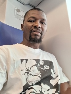 Profil de Julien, un homme célibataire de 44 ans à Turin