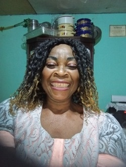 Profil de Lagloire, une femme célibataire de 58 ans à Yaoundé